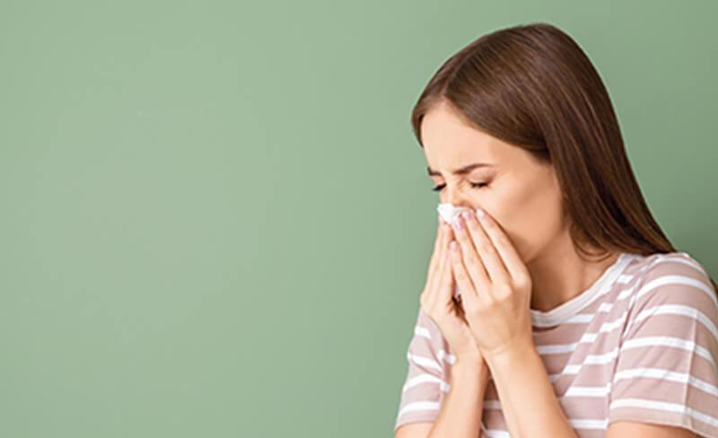 Warum muss ich immer niesen? | Könnte es eine Allergie sein? - AT-klarify